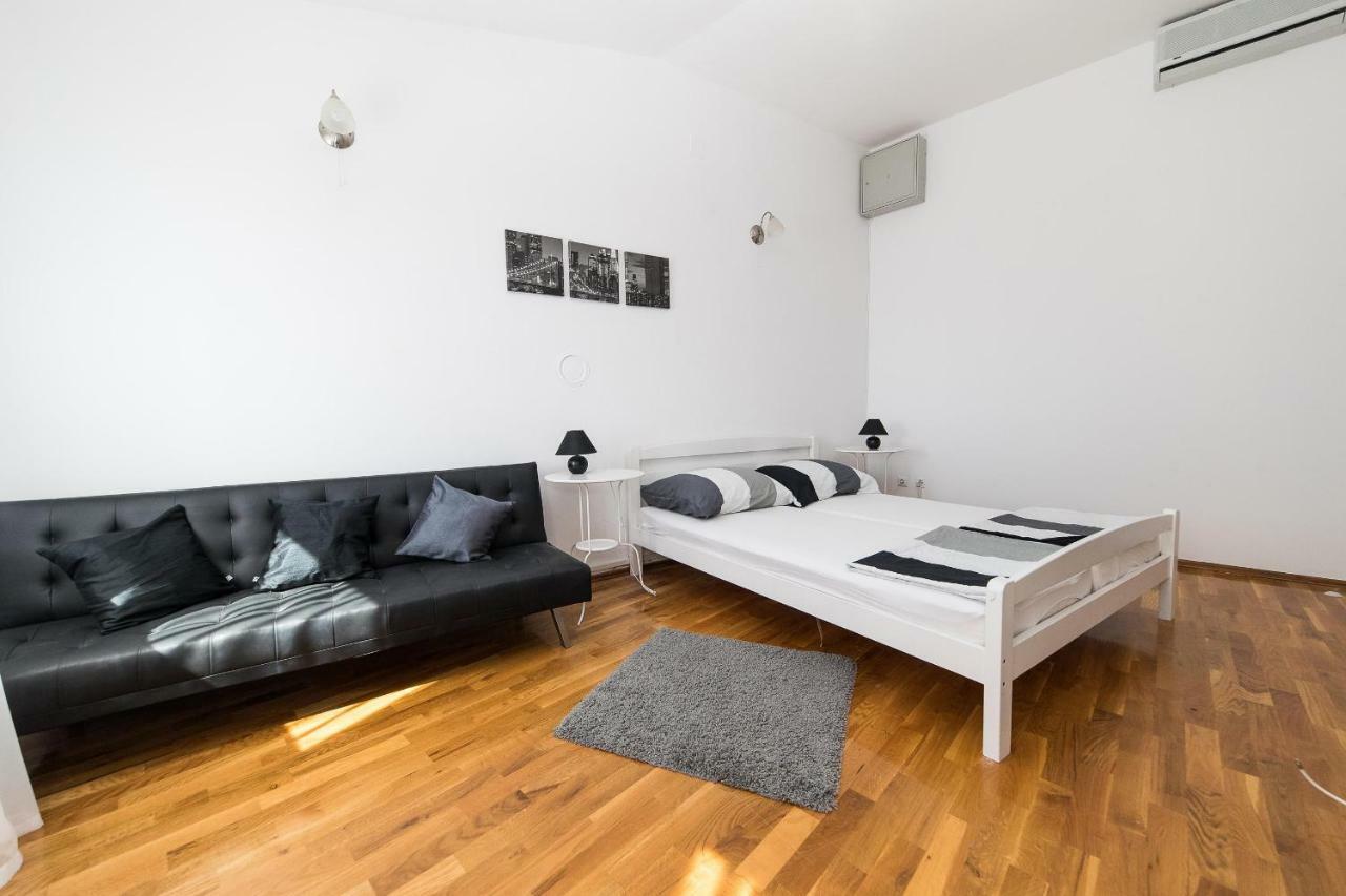 Apartmani Kristina Crikvenica Exteriör bild