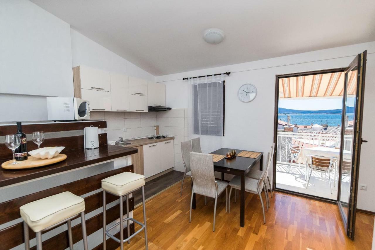 Apartmani Kristina Crikvenica Exteriör bild